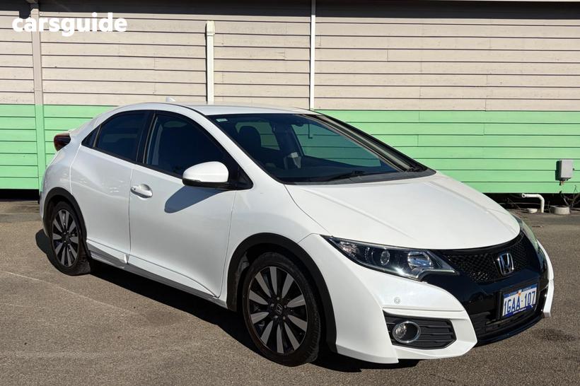 White 2016 Honda Civic Hatchback Vti-Ln