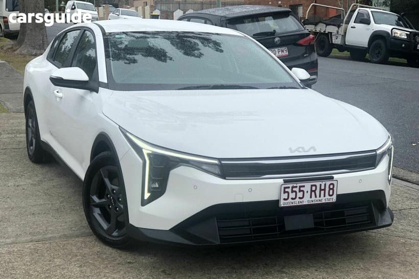 White 2025 Kia K4 Sedan S