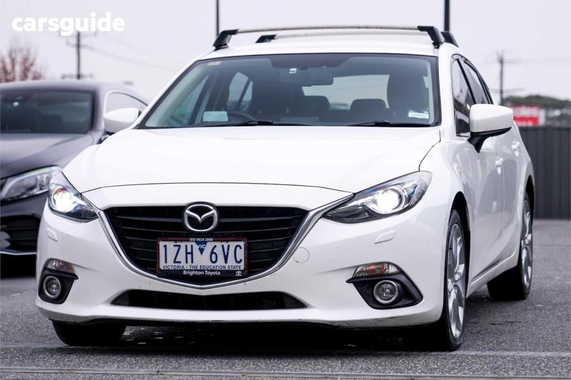 White 2014 Mazda 3 Hatchback Sp25