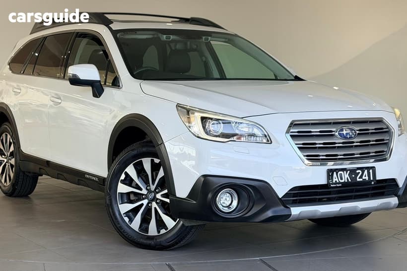 White 2017 Subaru Outback Wagon 2.5I Premium