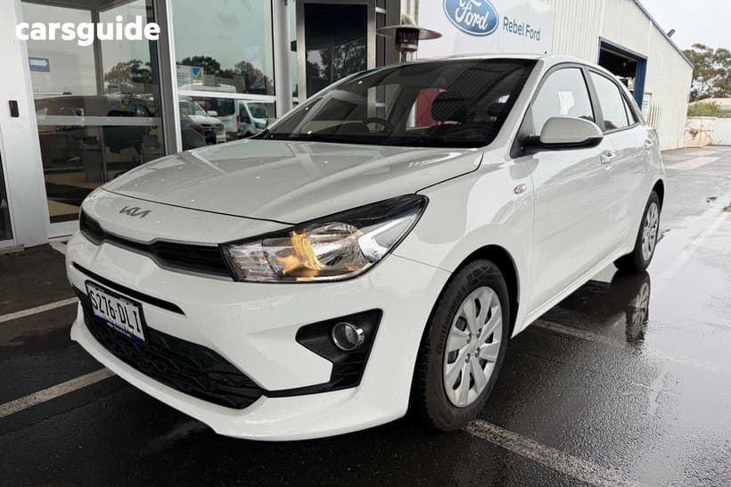 White 2023 Kia RIO Hatchback S