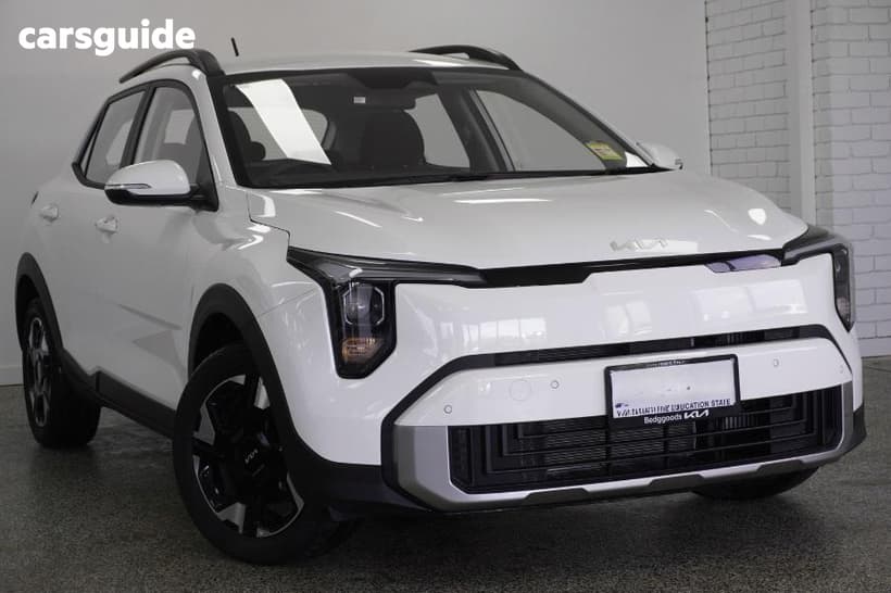 White 2026 Kia Stonic Wagon S Mhev
