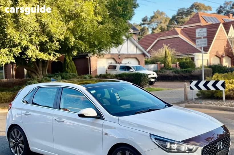 White 2017 Hyundai I30 Hatchback Sr Premium