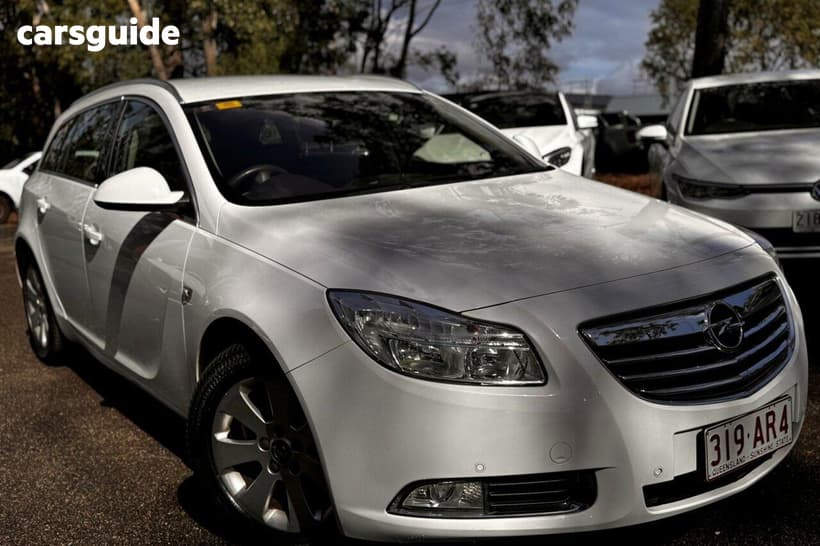 White 2013 Opel Insignia Wagon Select Sports Tourer