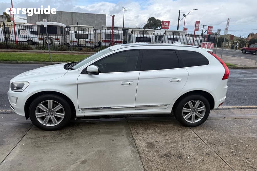 White 2016 Volvo XC60 Wagon D4 Luxury