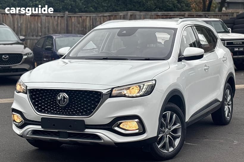White 2023 MG HS Wagon Vibe