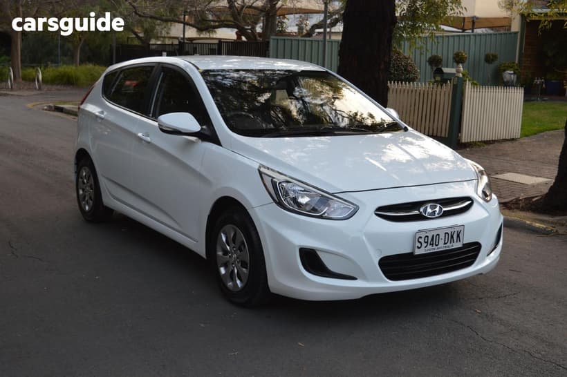White 2016 Hyundai Accent Hatchback Active