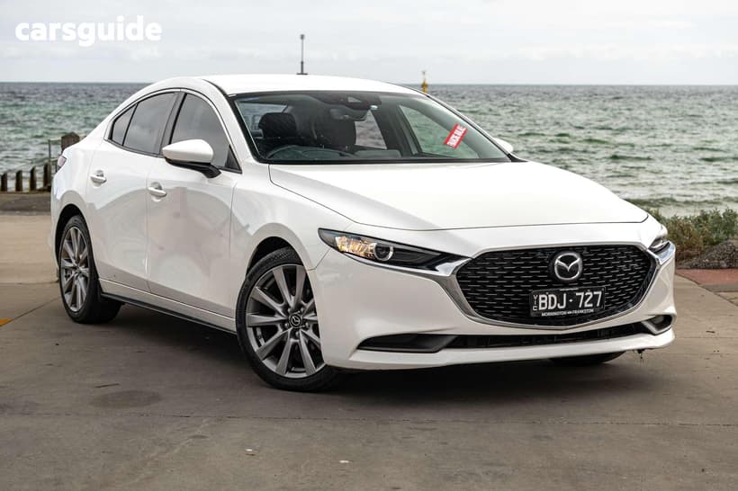 White 2019 Mazda 3 Sedan G20 Evolve