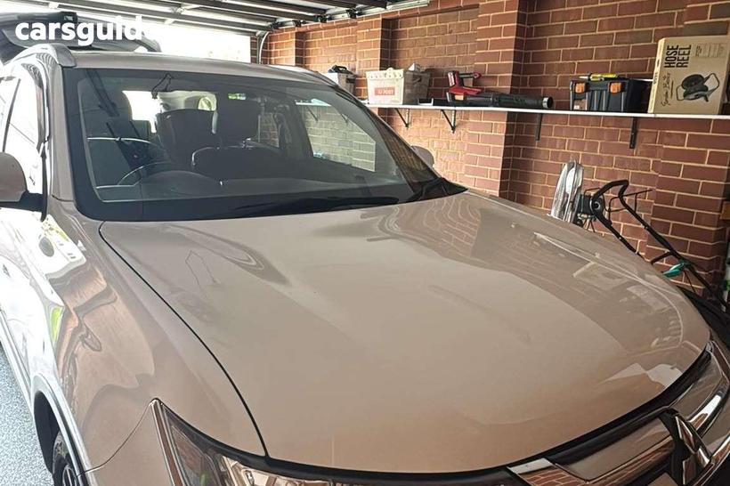 White 2017 Mitsubishi Outlander Wagon Ls (4X2)