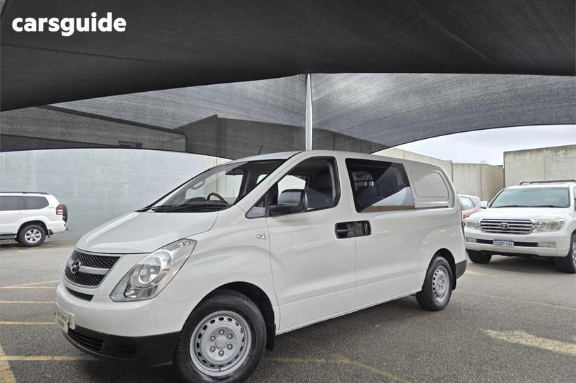 White 2010 Hyundai Iload Van Crew