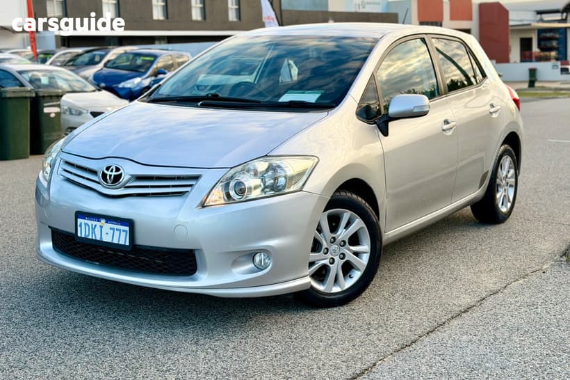 Silver 2010 Toyota Corolla Hatchback Levin Zr