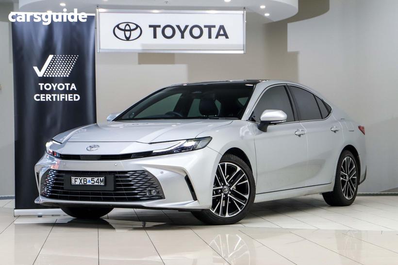 Silver 2026 Toyota Camry Sedan Sl Hybrid