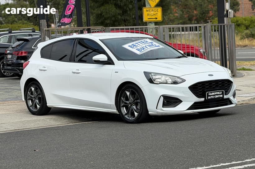 White 2018 Ford Focus Hatchback St-Line