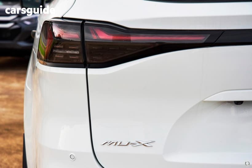 White 2026 Isuzu MU-X Wagon Ls-M (4X2)