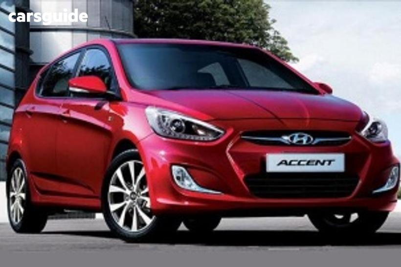 White 2016 Hyundai Accent Hatchback Active