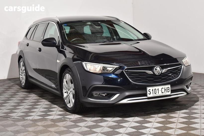 Blue 2018 Holden Calais Sportswagon Tourer