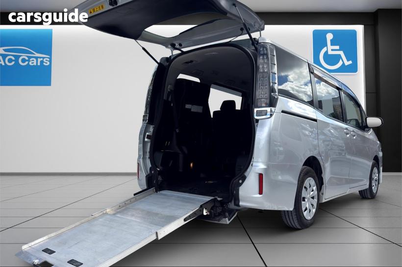Silver 2017 Toyota Voxy Commercial MINIVAN PEOPLE MOVER WELCAB WHEELCHAIR RAMP