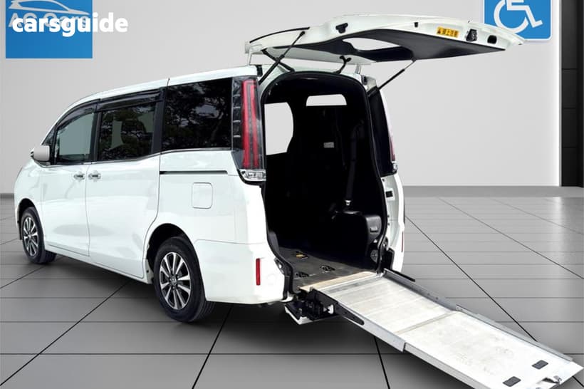 White 2019 Toyota Esquire Commercial PEOPLE MOVER WELCAB WHEELCHAIR RAMP