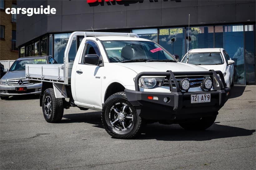 White 2010 Mitsubishi Triton Cab Chassis Glx