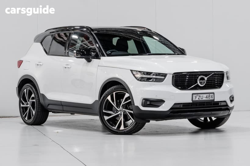 White 2022 Volvo XC40 Wagon T5 R-Design (Awd)