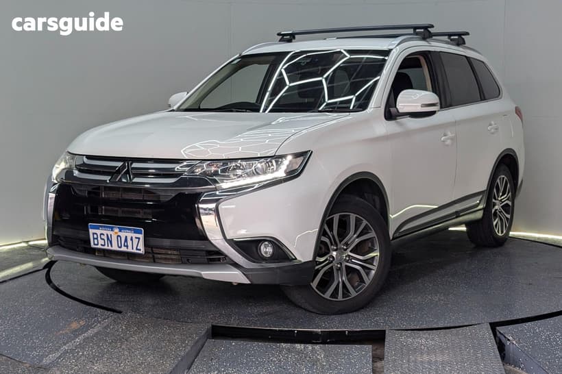 White 2016 Mitsubishi Outlander Wagon Ls Safety Pack (4X4) 7 Seats