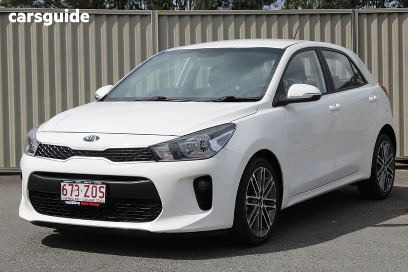 White 2020 Kia RIO Hatchback Sport