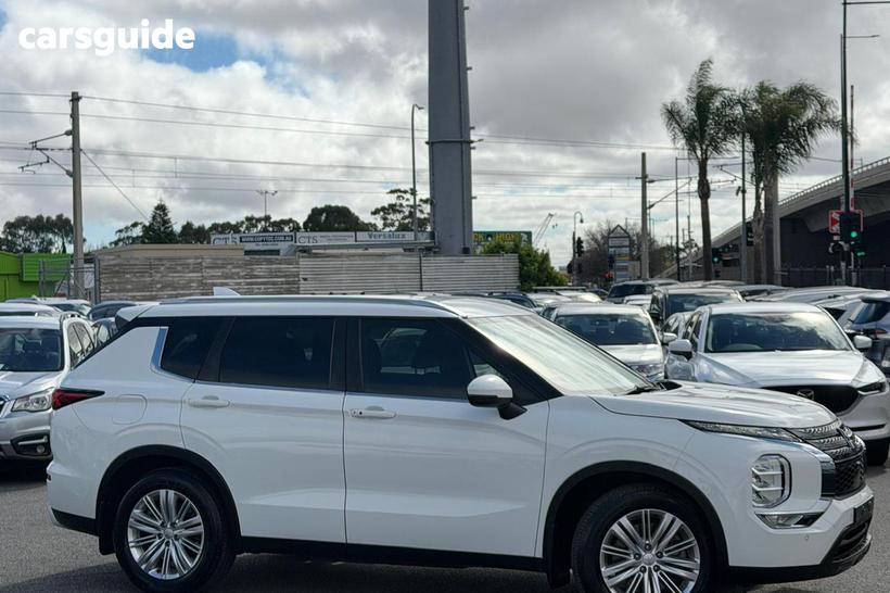 White 2022 Mitsubishi Outlander Wagon Ls 7 Seat (Awd)