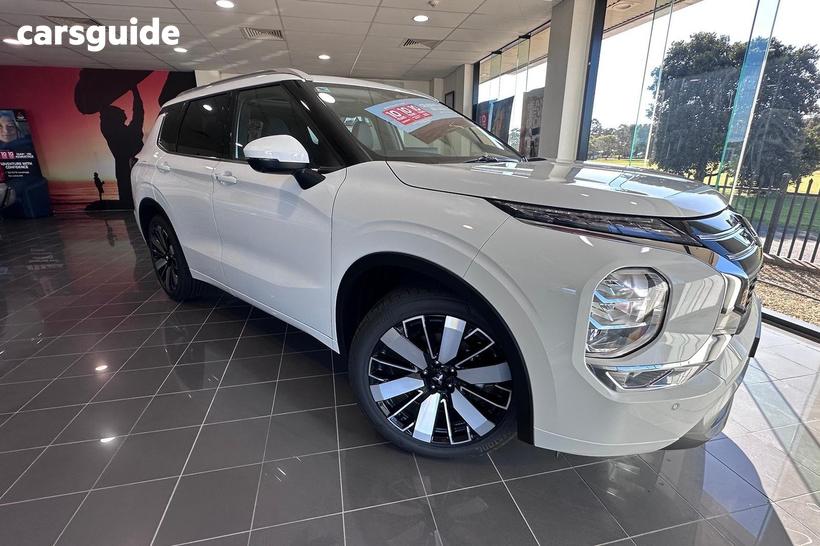 White 2026 Mitsubishi Outlander Wagon Exceed Tourer 5 Seat (Awd)