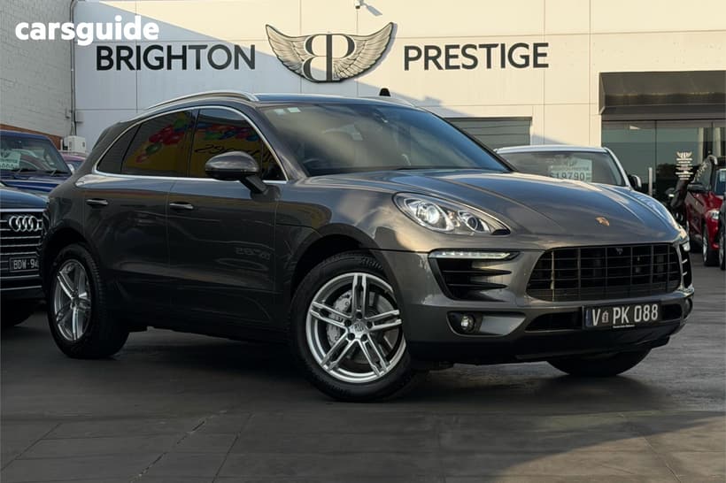 Grey 2016 Porsche Macan Wagon S