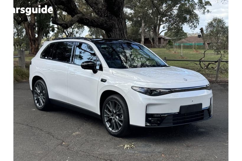 White 2025 Leapmotor C10 SUV REEV ULTRA HYBRID DESIGN R