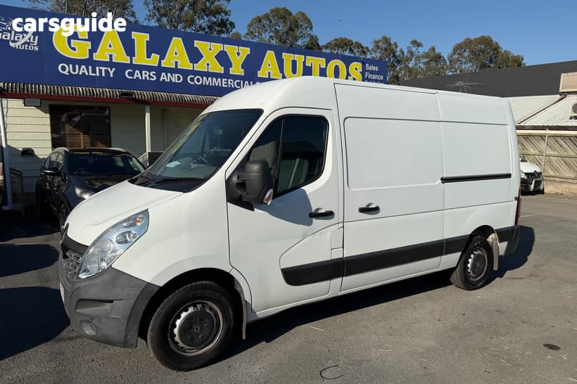 White 2018 Renault Master Commercial