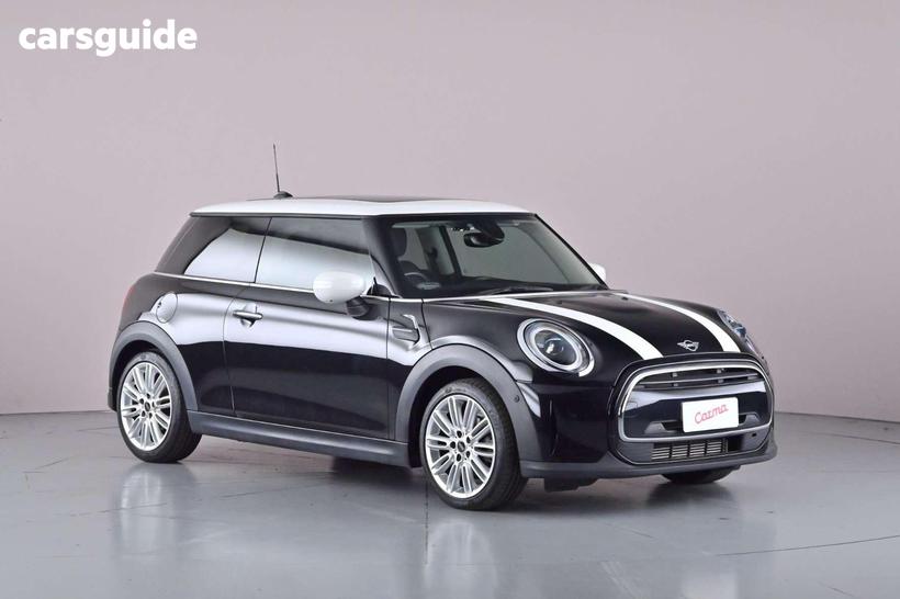 Black 2023 Mini Cooper Hatchback Classic Plus 3D Hatch
