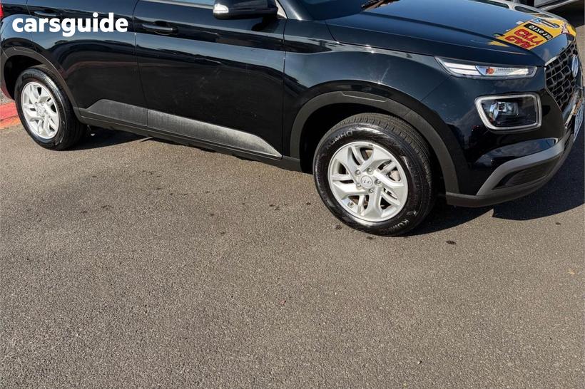 Black 2019 Hyundai Venue Wagon Active