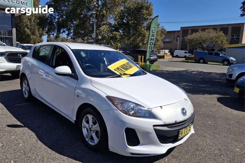 White 2013 Mazda 3 Hatchback Neo