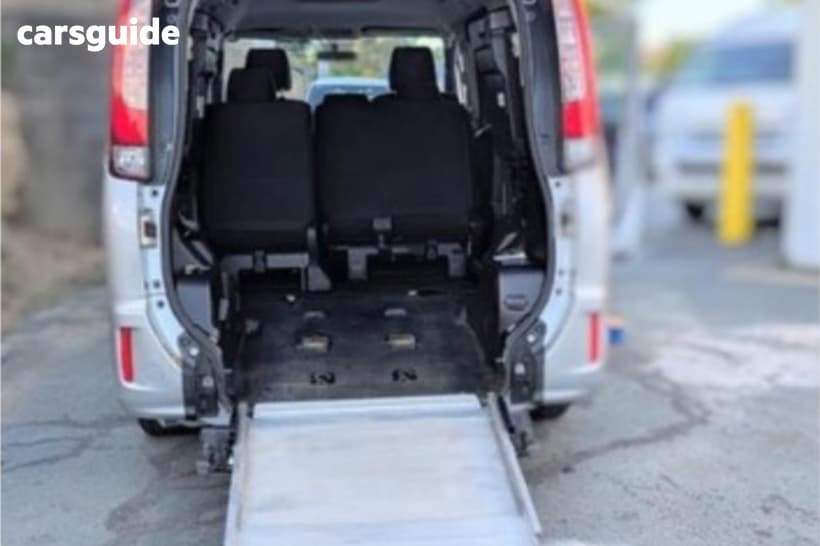 Silver 2015 Toyota Noah Commercial MINIVAN PEOPLE MOVER WELCAB WHEELCHAIR RAMP