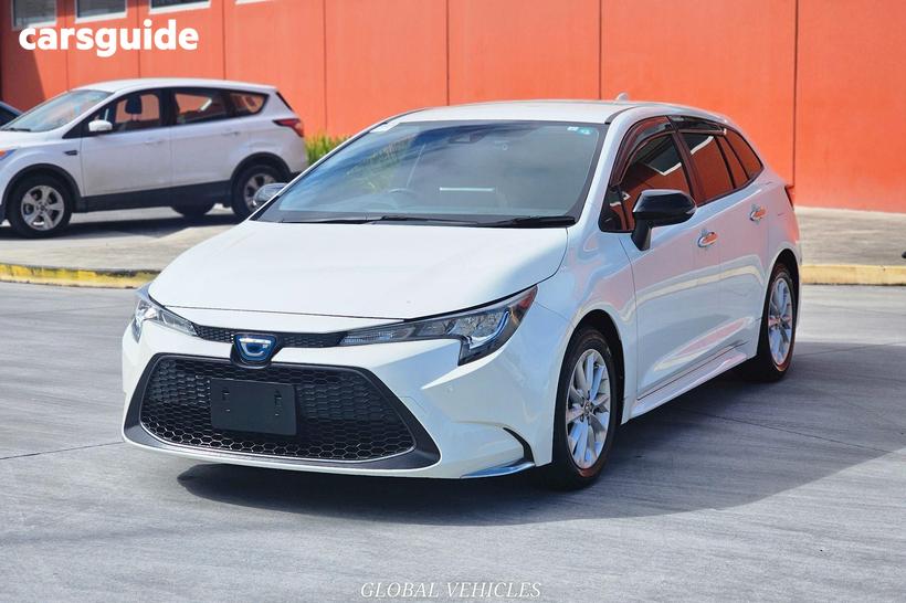 White 2021 Toyota Corolla Sedan TOURING (HYBRID)