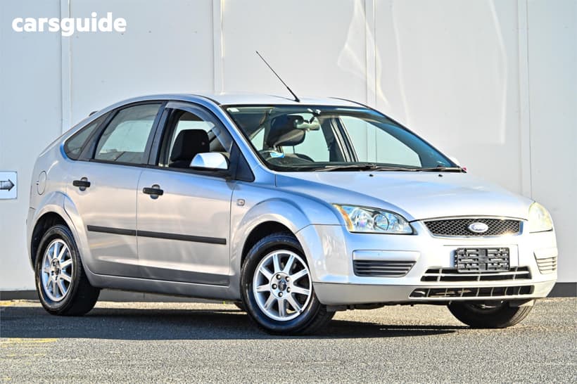 Silver 2006 Ford Focus Hatchback Cl