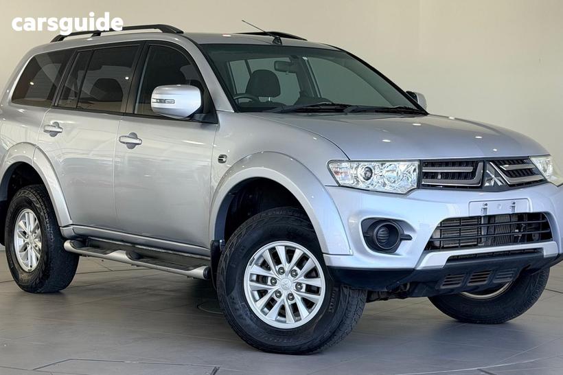 Silver 2015 Mitsubishi Challenger Wagon (4X4)