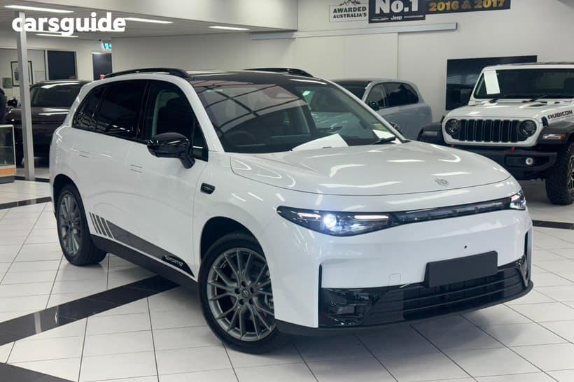 White 2026 Leapmotor C10 SUV SPORTS+ 4WD
