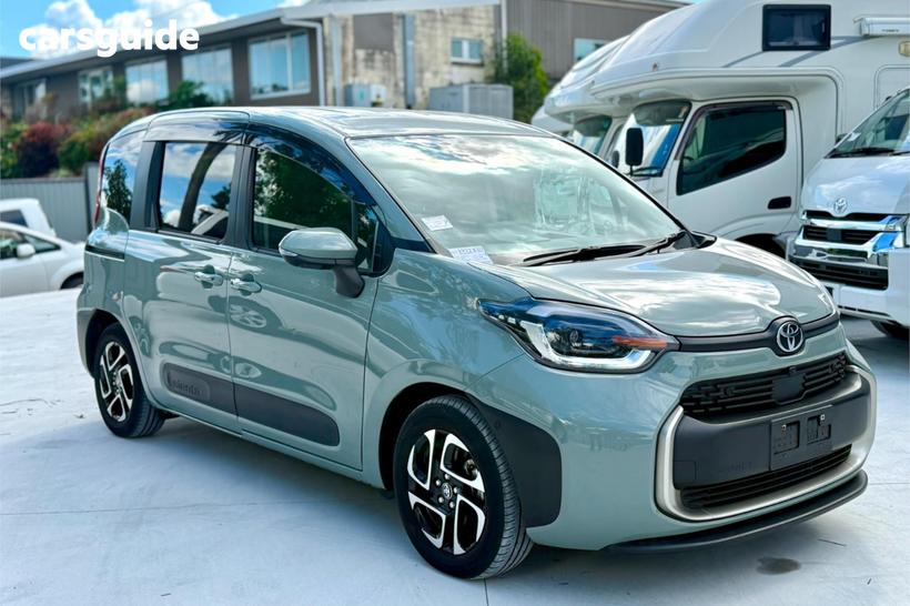 Green 2023 Toyota Sienta Commercial HYBRID Z PEOPLE MOVER MINIVAN