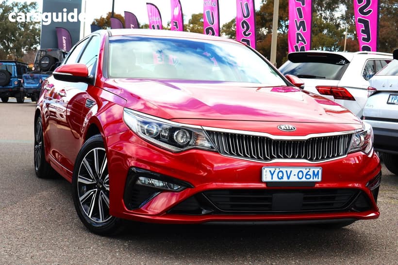 Red 2019 Kia Optima Sedan Si