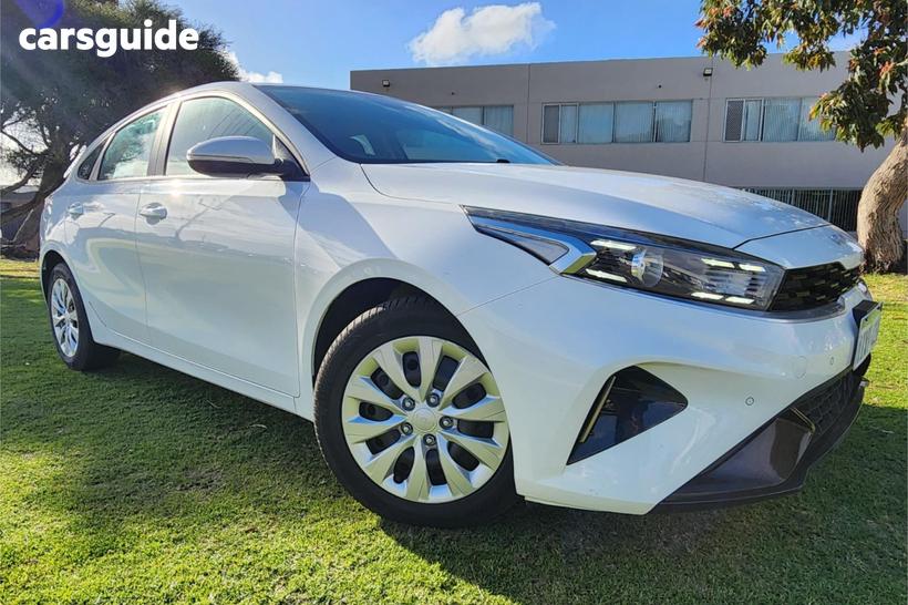 White 2022 Kia Cerato Hatchback S