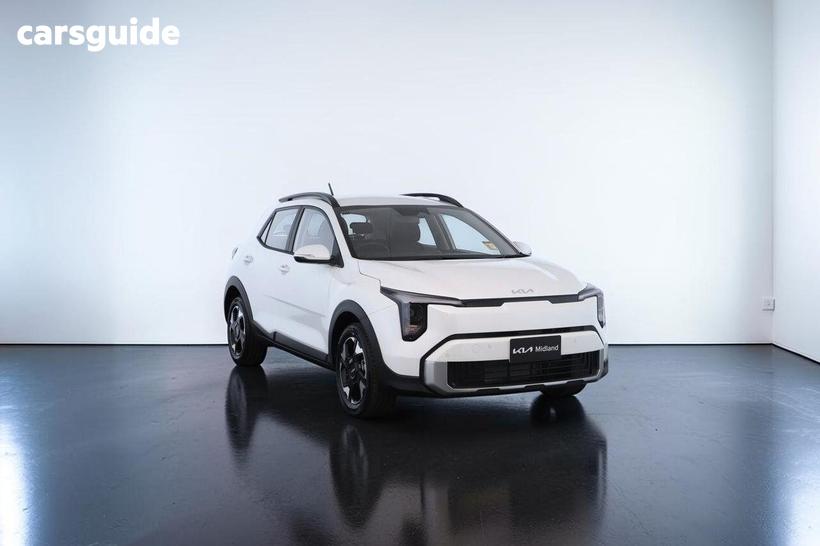 White 2026 Kia Stonic Wagon S Mhev