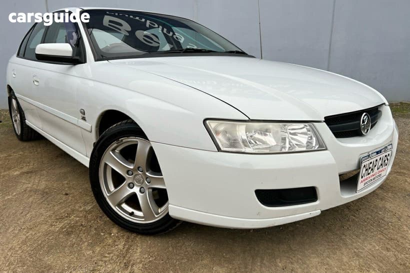 White 2005 Holden Commodore Sedan Equipe