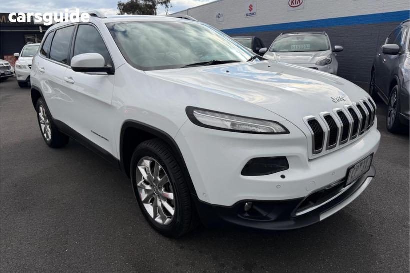 White 2014 Jeep Cherokee Wagon Limited (4X4)