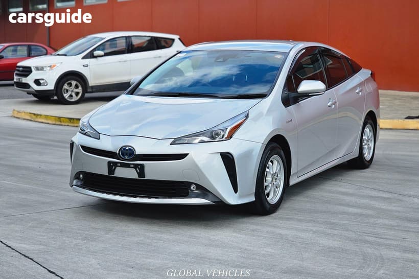 Silver 2019 Toyota Prius Hatch HYBRID ZVW55