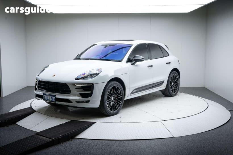 White 2017 Porsche Macan Wagon Gts