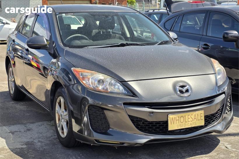 Grey 2013 Mazda 3 Hatchback Neo