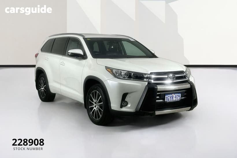 White 2019 Toyota Kluger Wagon Grande (4X4)