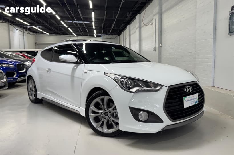 White 2017 Hyundai Veloster Coupe Sr Turbo